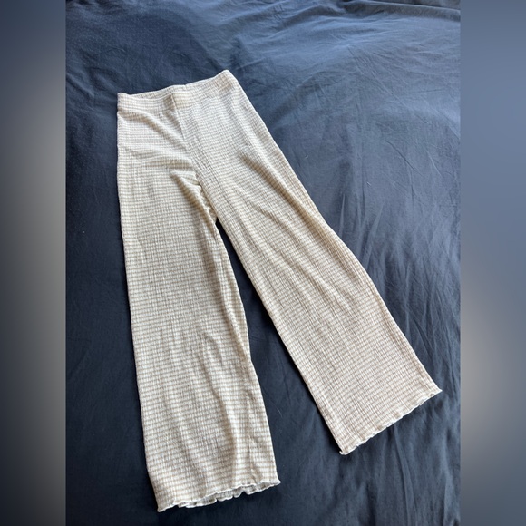Aritzia matching pants and top set - Picture 2 of 5